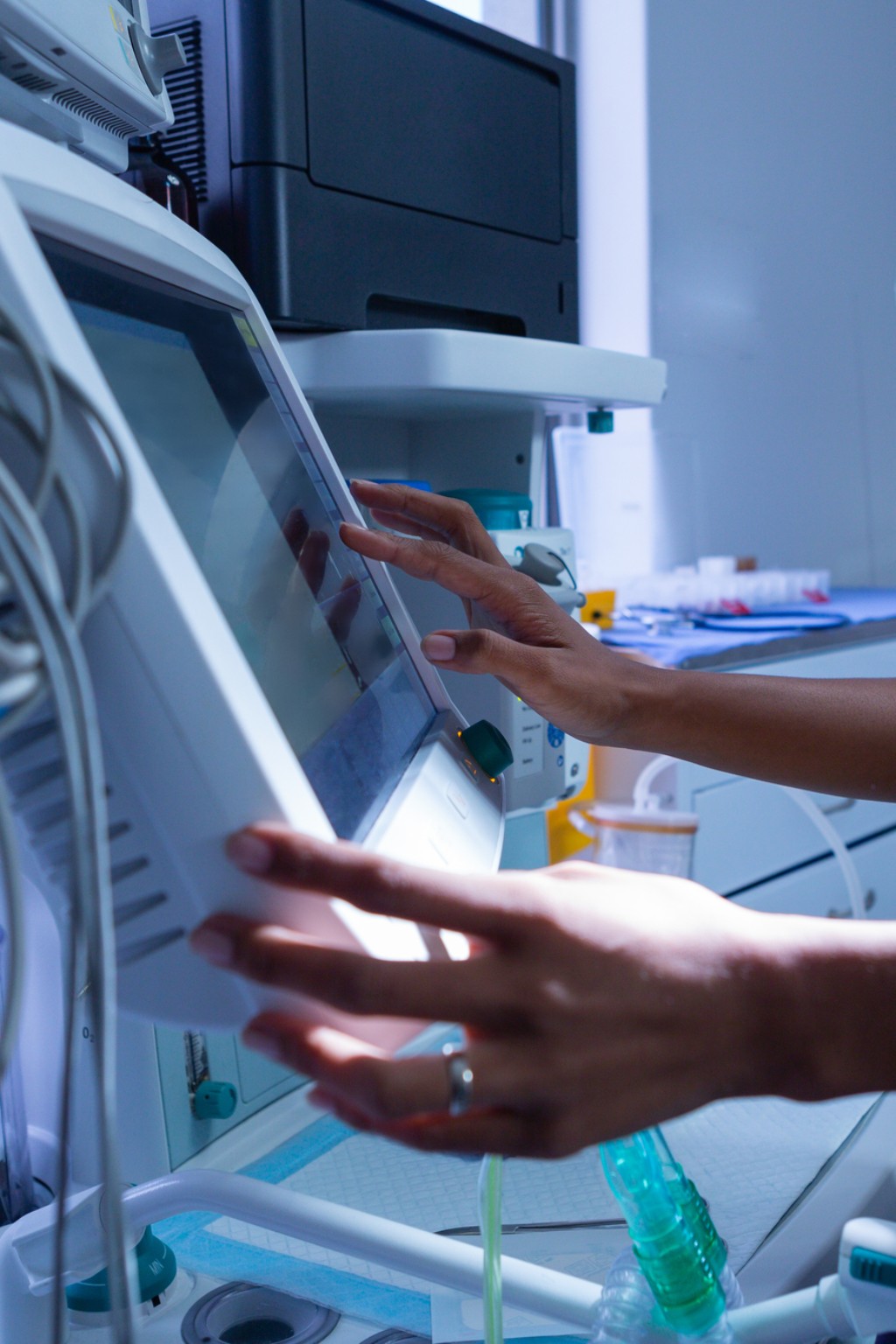 Active medical device in use.
