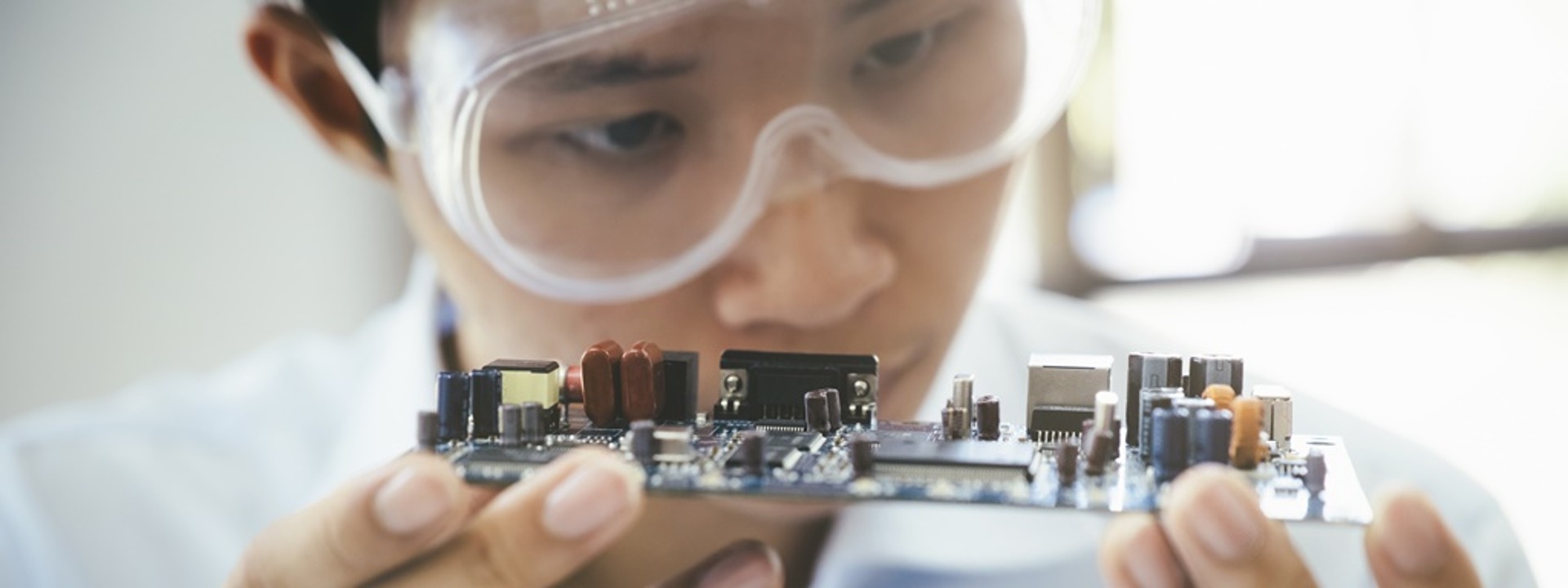 Chip and module certification | TÜV Rheinland 