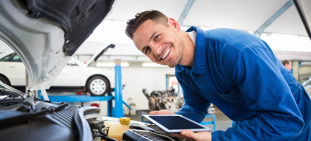 Expertise in automotive engineering with our training for automotive technology | TÜV Rheinland