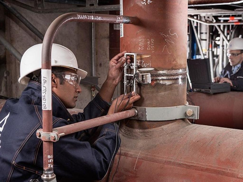 Non-destructive weld testing through TOFD
