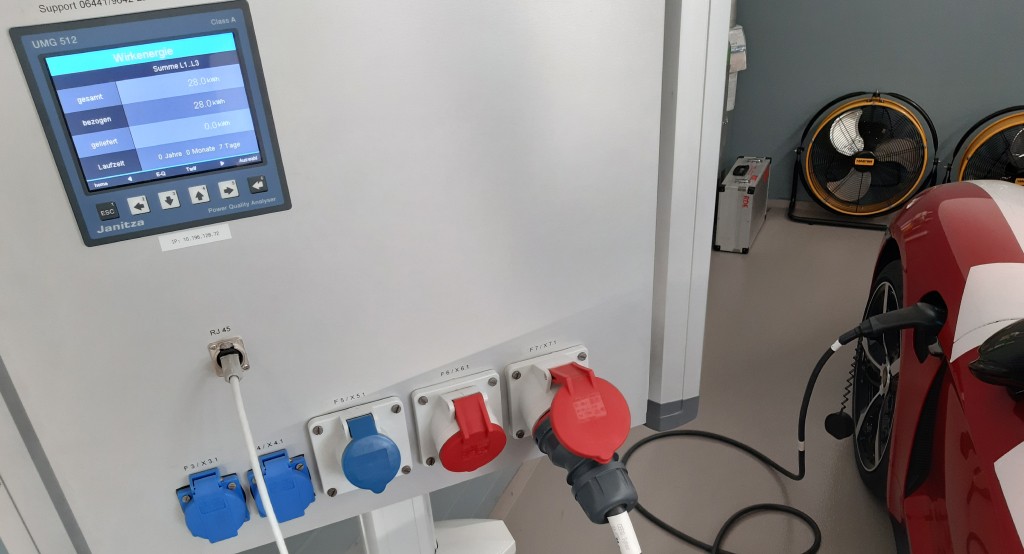 Recharging energy measurement for electric vehicle Recharging energy measurement for electric vehicle