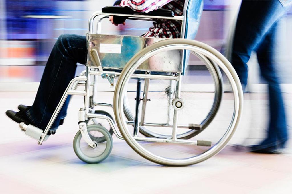 Tests de fauteuils roulants et d'aides à la mobilité conformément aux normes produits internationales | TÜV Rheinland