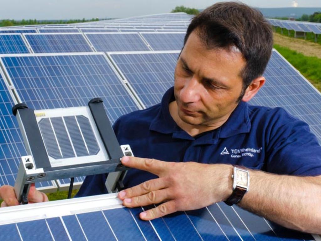 Solar performance ratio assessment | TÜV Rheinland