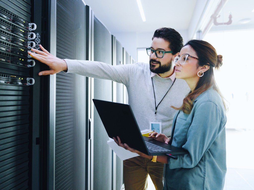 Prüfung und Zertifizierung von IT-, Telekommunikations- sowie Audio- und Videoprodukten | TÜV Rheinland