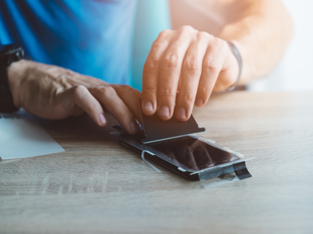 Dynamic Privacy Filter Certification for Display Products | TÜV Rheinland