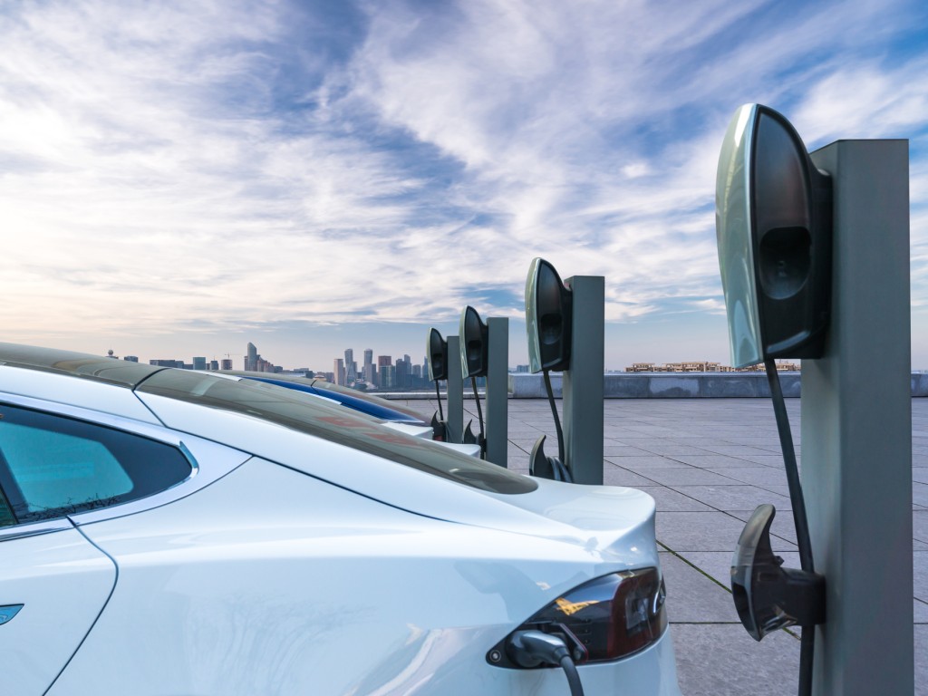 Testing electric vehicle charging stations/electric vehicle supply equipment (EVSE) | TÜV Rheinland