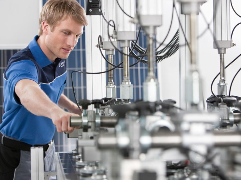 Testing for photovoltaic components