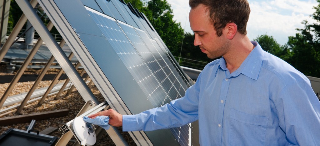 Energy Yield Measurements for PV Modules and PV Power Plants 